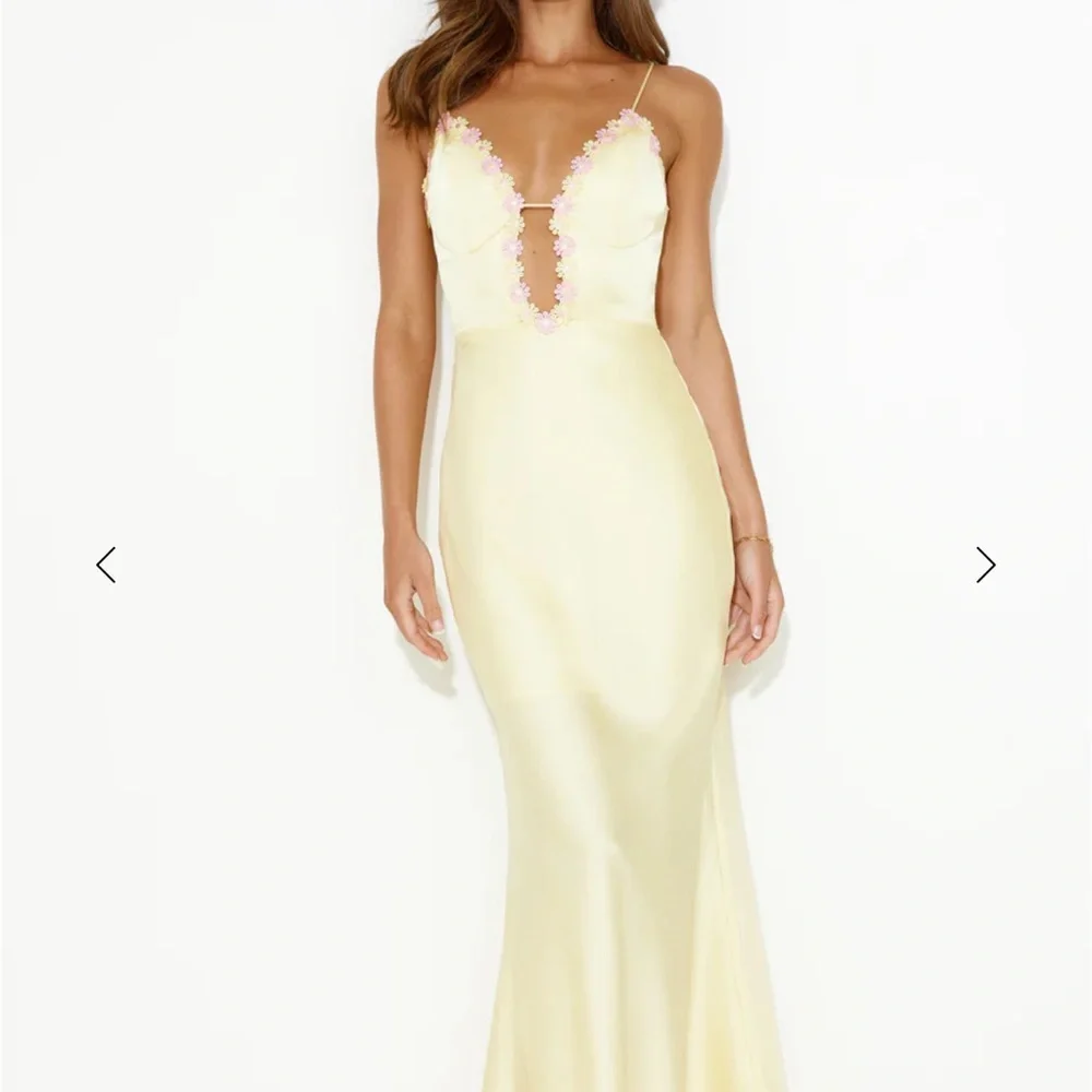 DAISY FRIENDSHIP SATIN MAXI DRESS YELLOW - Picture 2 of 13
